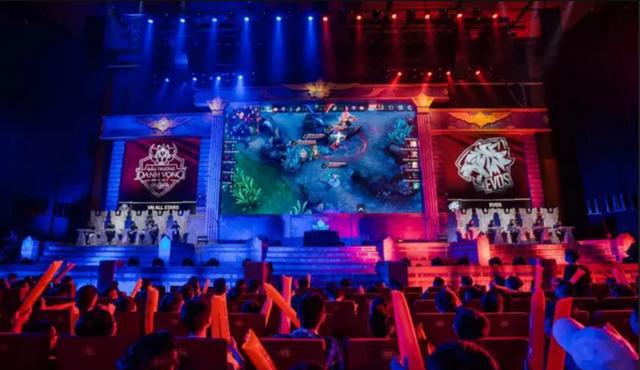 一方面是因 一方面是因