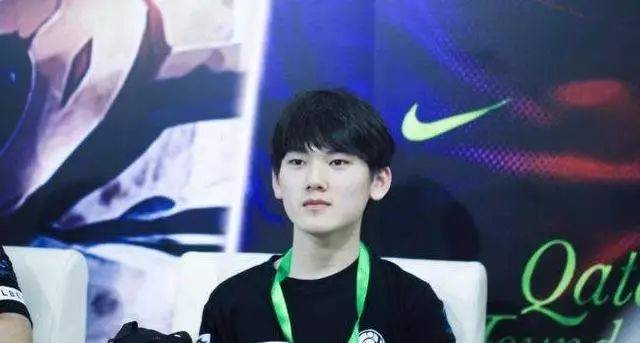 靠的不是情